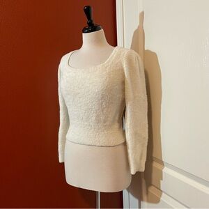 ASTR The Label Women’s Fuzzy Cropped Ivory Square‎ Neck Long Sleeve Sweater
